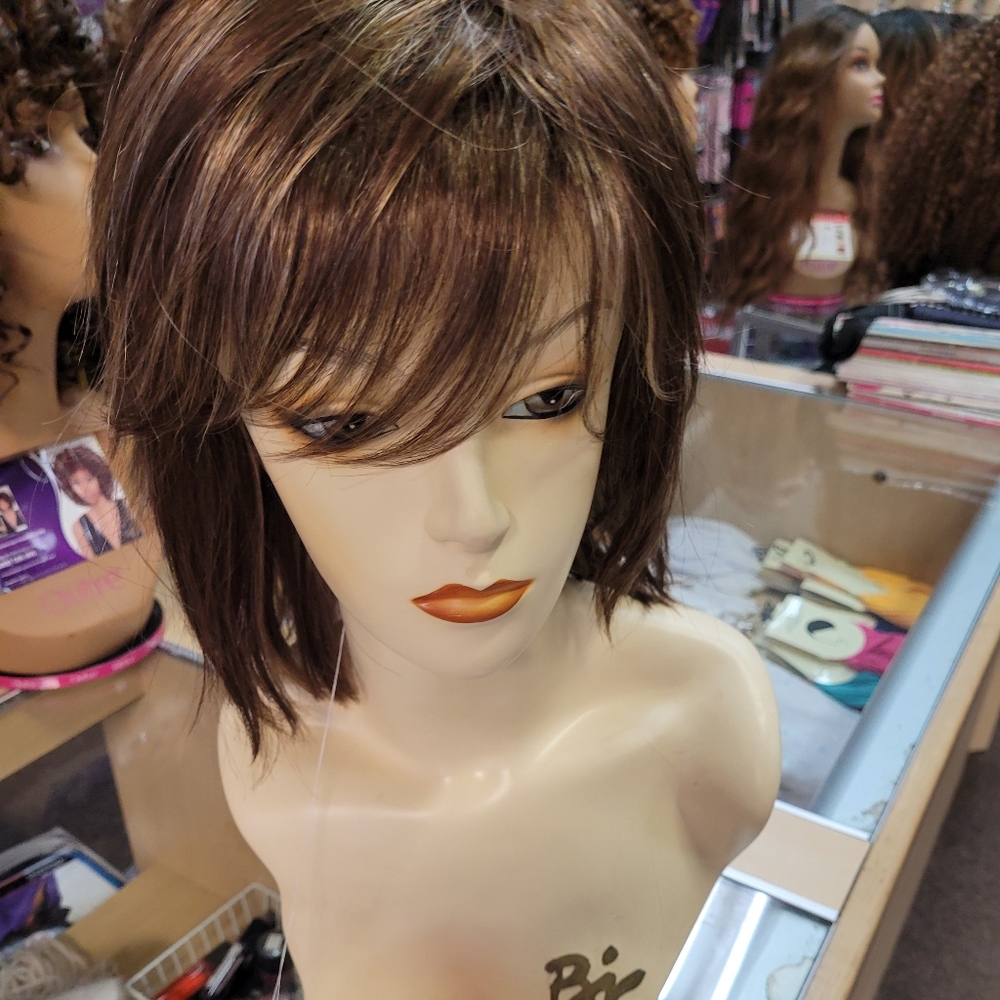 Estetica wig Jones brand new in box